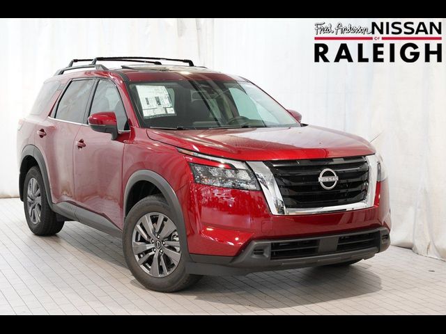 2024 Nissan Pathfinder SV