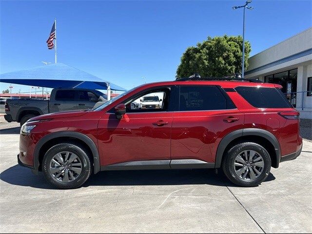 2024 Nissan Pathfinder SV