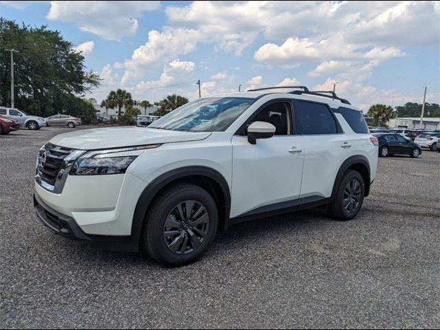 2024 Nissan Pathfinder SV