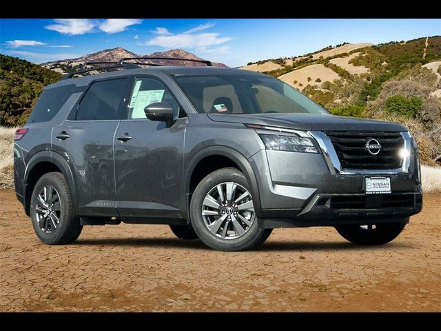 2024 Nissan Pathfinder SV