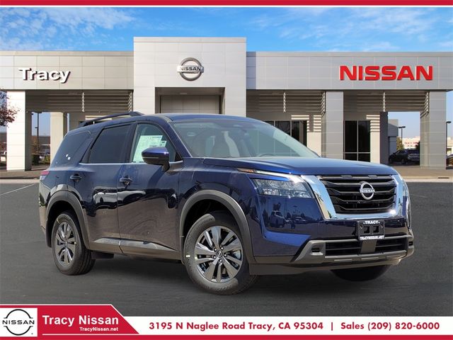 2024 Nissan Pathfinder SV