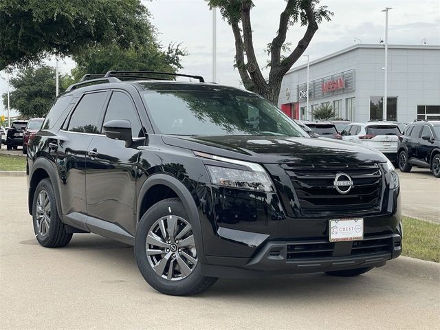 2024 Nissan Pathfinder SV