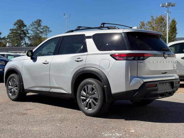 2024 Nissan Pathfinder SV