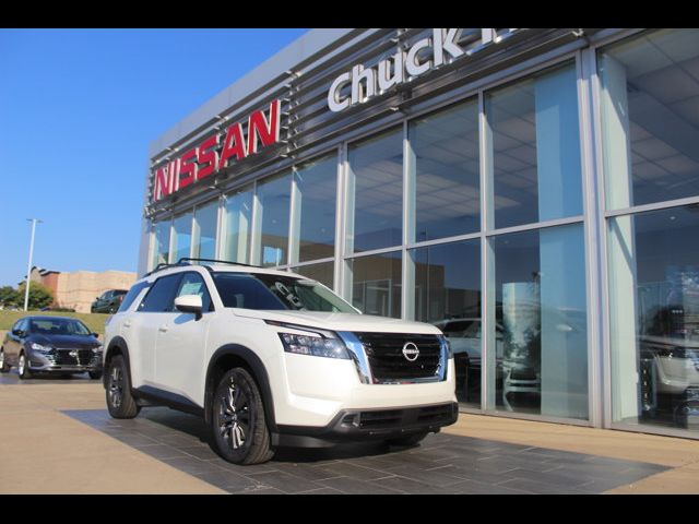 2024 Nissan Pathfinder SV