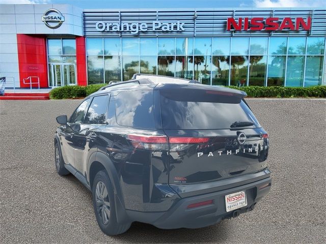 2024 Nissan Pathfinder SV