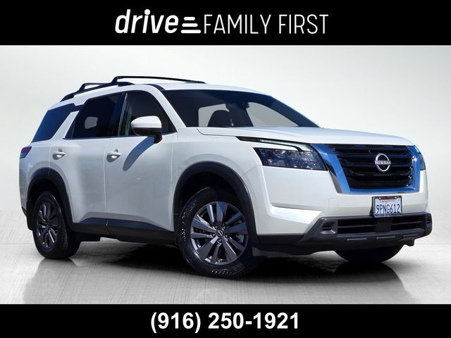 2024 Nissan Pathfinder SV