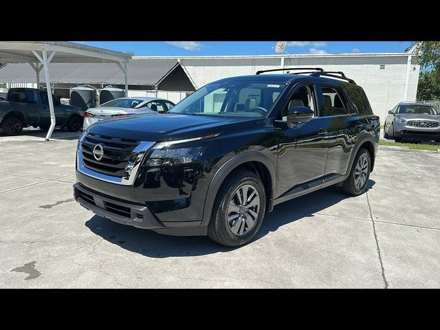 2024 Nissan Pathfinder SV