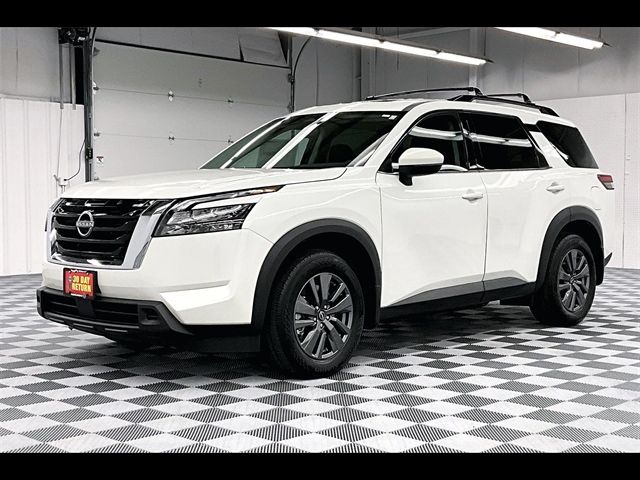 2024 Nissan Pathfinder SV