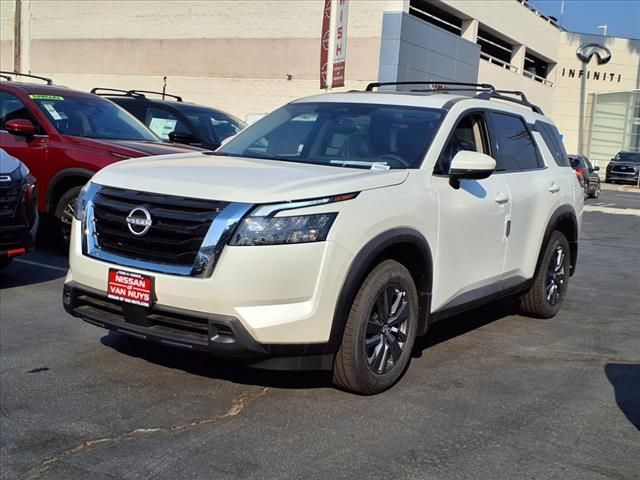 2024 Nissan Pathfinder SV