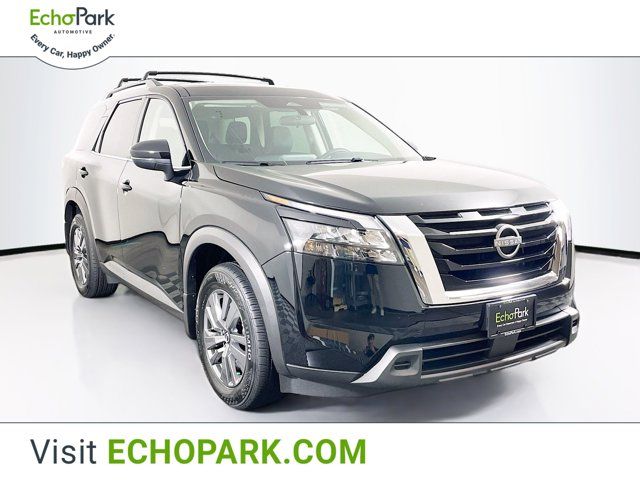 2024 Nissan Pathfinder SV