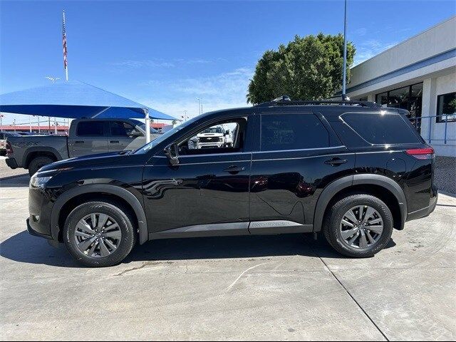 2024 Nissan Pathfinder SV