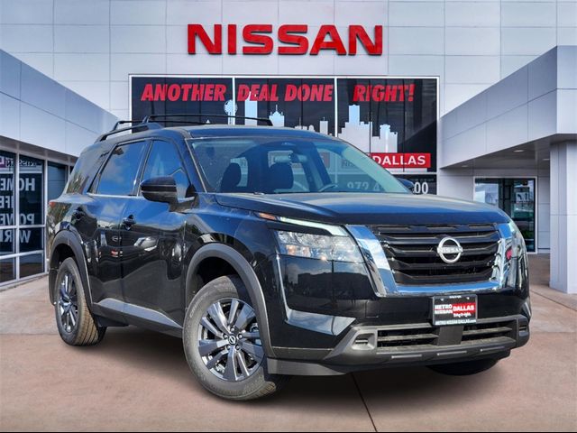 2024 Nissan Pathfinder SV