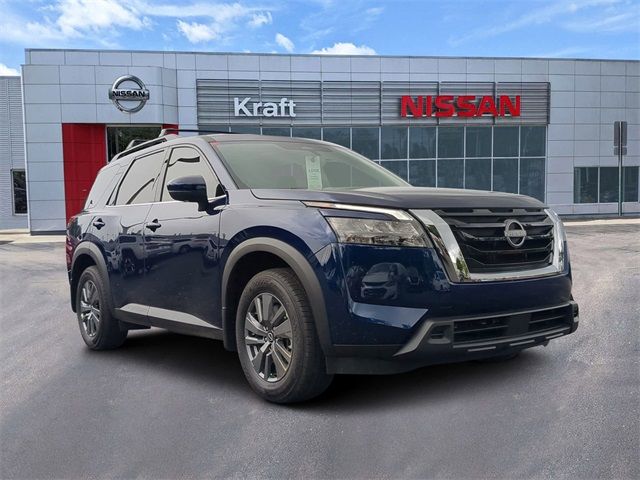 2024 Nissan Pathfinder SV