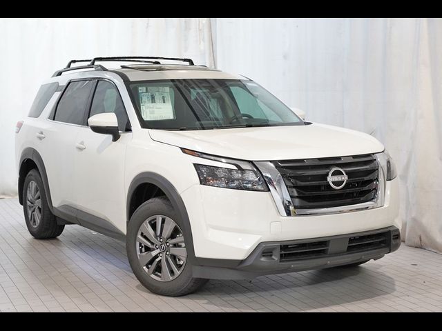 2024 Nissan Pathfinder SV