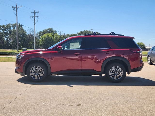 2024 Nissan Pathfinder SV