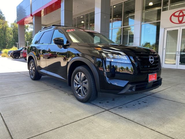 2024 Nissan Pathfinder SV