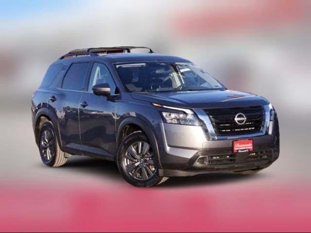 2024 Nissan Pathfinder SV