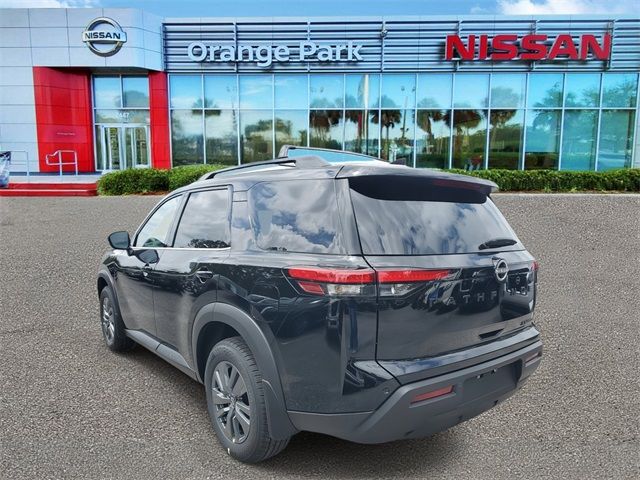 2024 Nissan Pathfinder SV