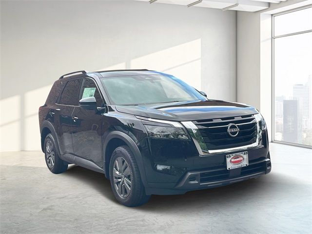 2024 Nissan Pathfinder SV