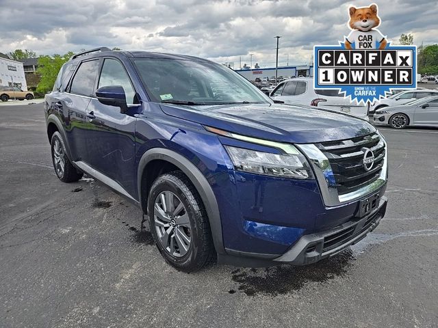 2024 Nissan Pathfinder SV