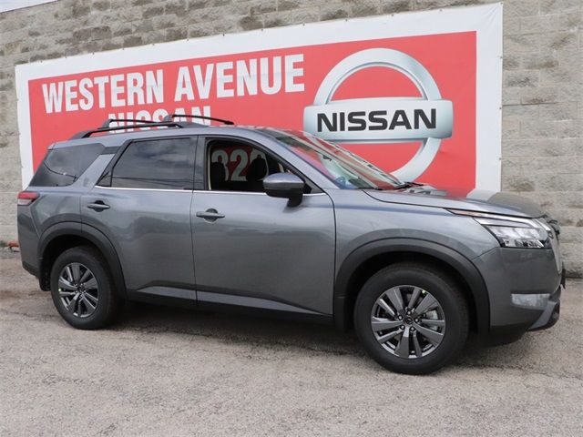 2024 Nissan Pathfinder SV