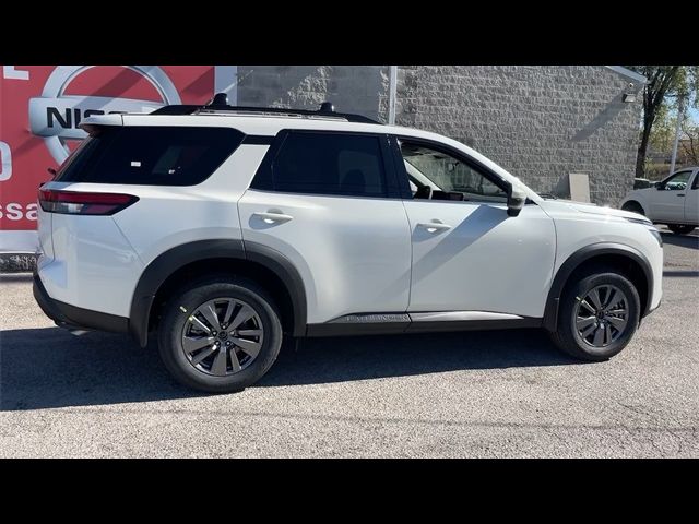 2024 Nissan Pathfinder SV