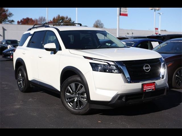 2024 Nissan Pathfinder SV