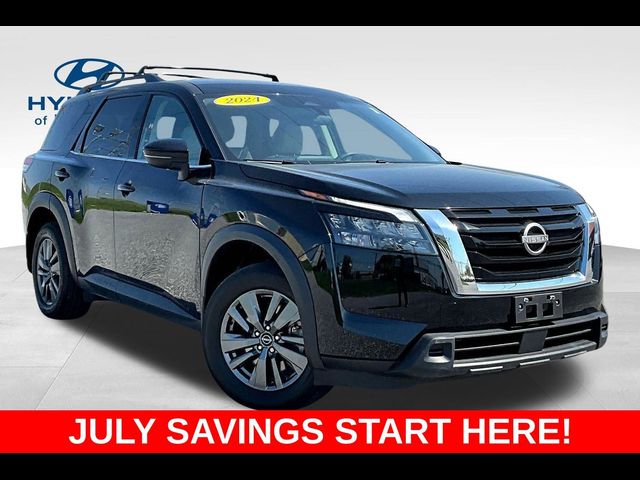 2024 Nissan Pathfinder SV