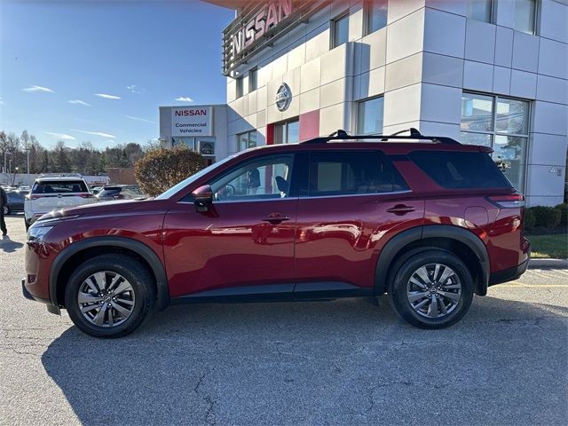 2024 Nissan Pathfinder SV