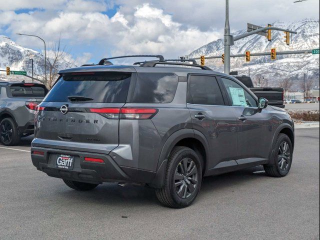 2024 Nissan Pathfinder SV