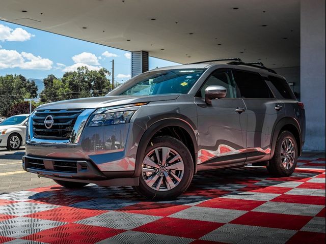 2024 Nissan Pathfinder SV