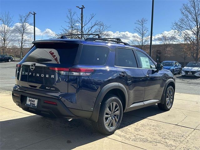 2024 Nissan Pathfinder SV