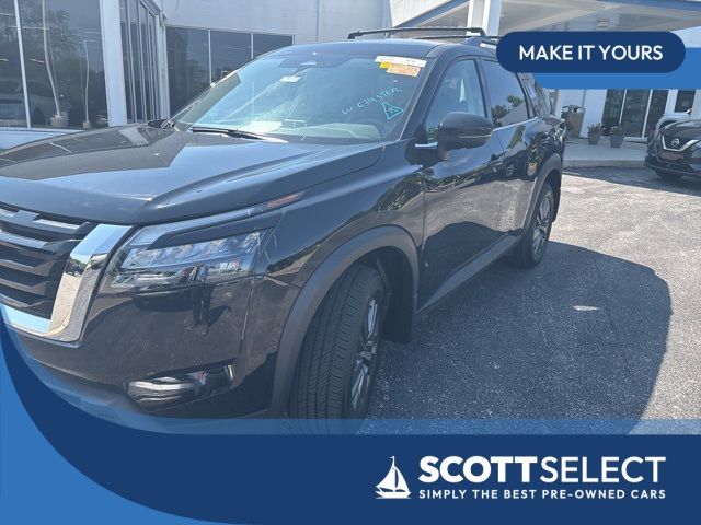 2024 Nissan Pathfinder SV