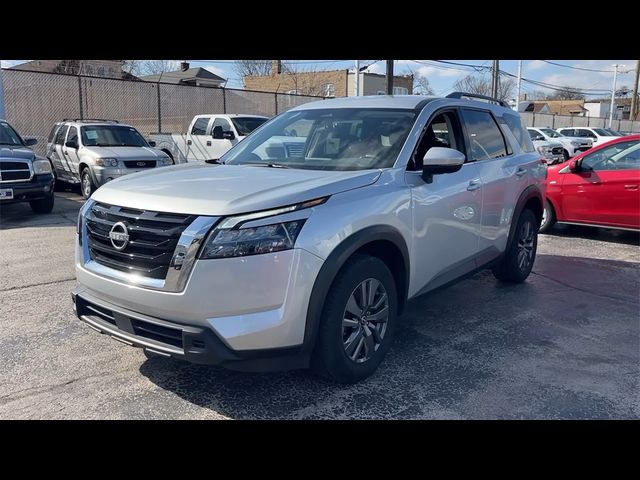 2024 Nissan Pathfinder SV