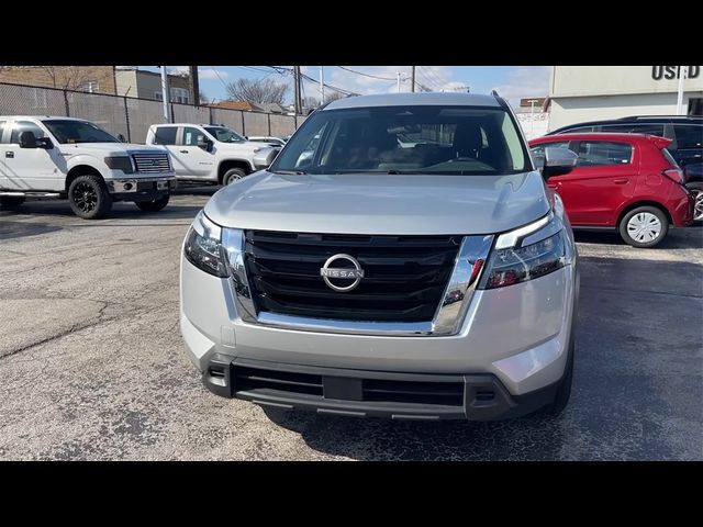 2024 Nissan Pathfinder SV