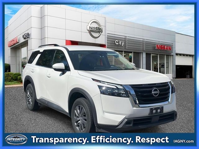 2024 Nissan Pathfinder SV
