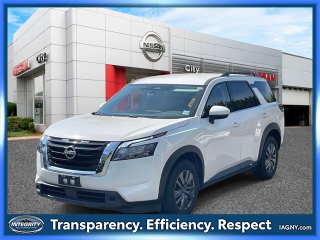 2024 Nissan Pathfinder SV