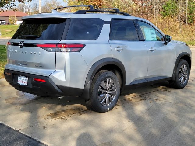 2024 Nissan Pathfinder SV