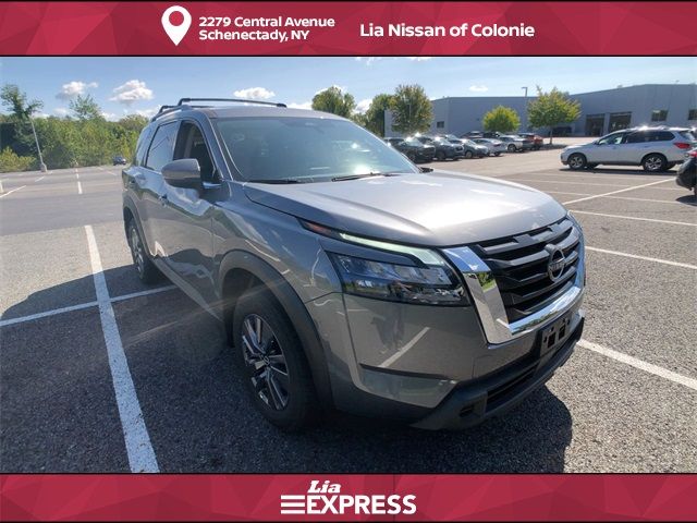 2024 Nissan Pathfinder SV