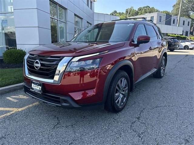 2024 Nissan Pathfinder SV
