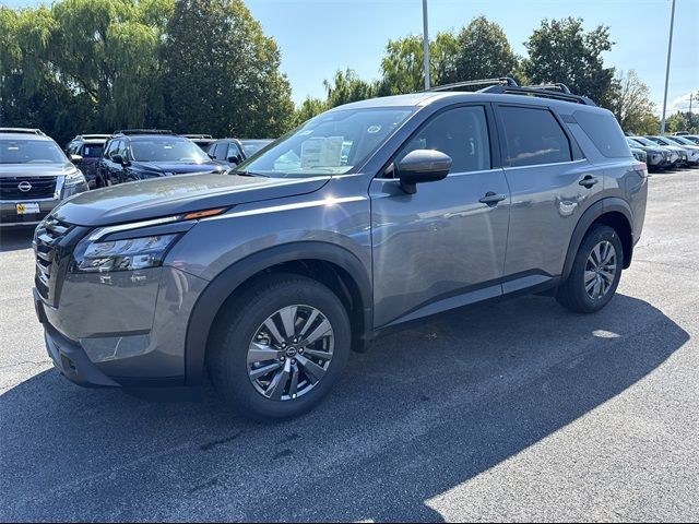 2024 Nissan Pathfinder SV