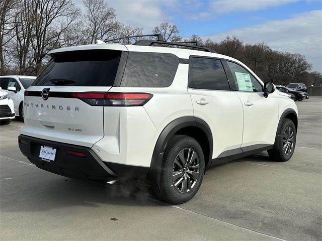 2024 Nissan Pathfinder SV