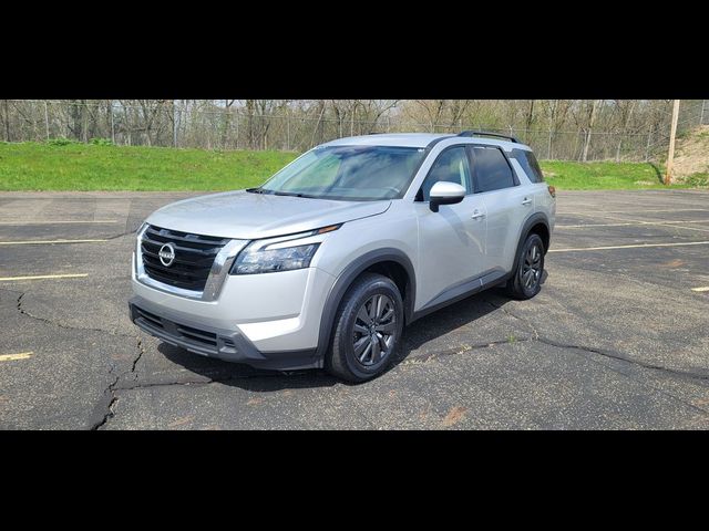 2024 Nissan Pathfinder SV