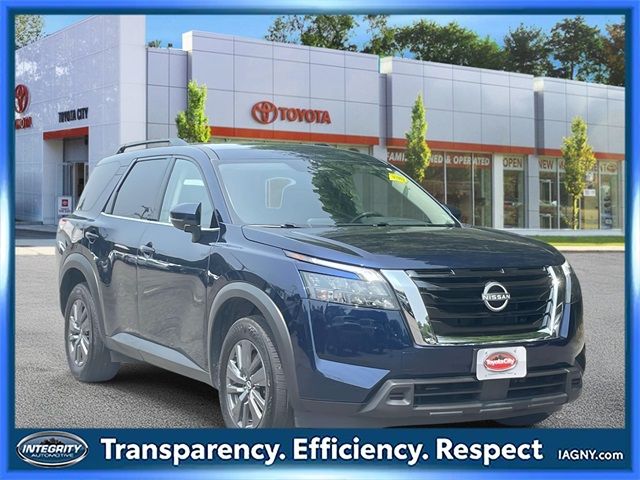 2024 Nissan Pathfinder SV