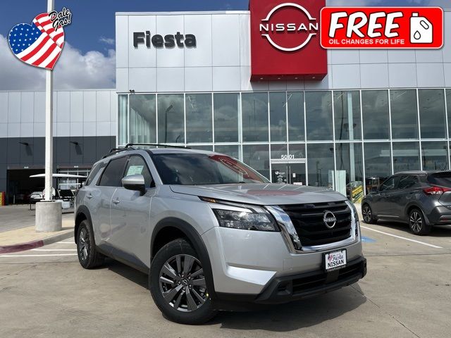 2024 Nissan Pathfinder SV