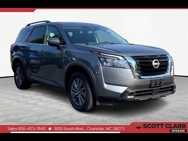 2024 Nissan Pathfinder SV