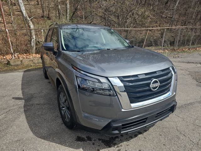 2024 Nissan Pathfinder SV
