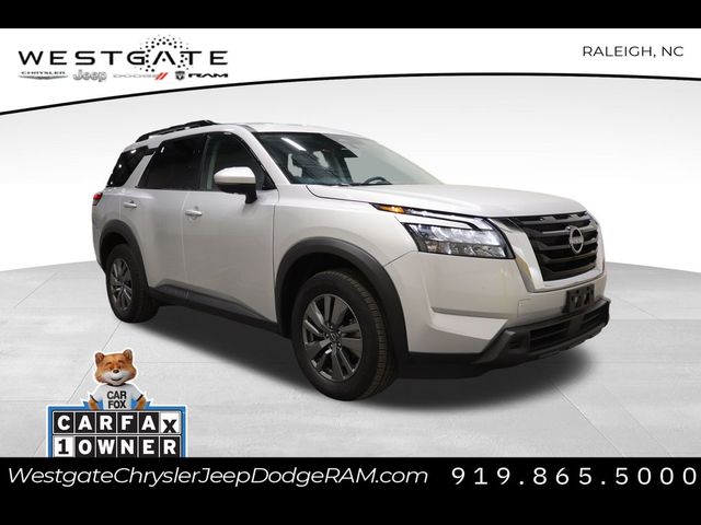 2024 Nissan Pathfinder SV