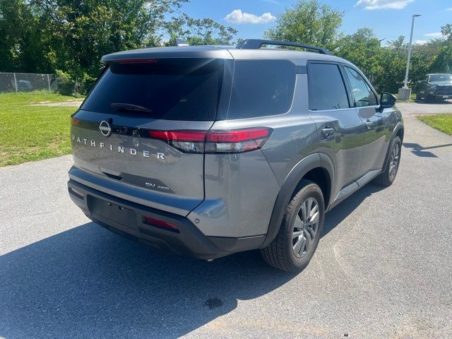2024 Nissan Pathfinder SV
