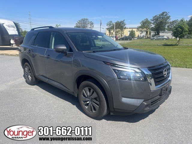 2024 Nissan Pathfinder SV